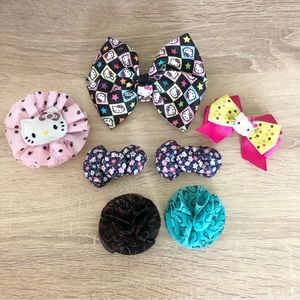 Assorted 7 Piece Hello Kitty mid to large size fabric hair clips